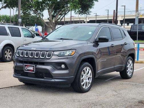 2022 Jeep Compass Latitude Lux