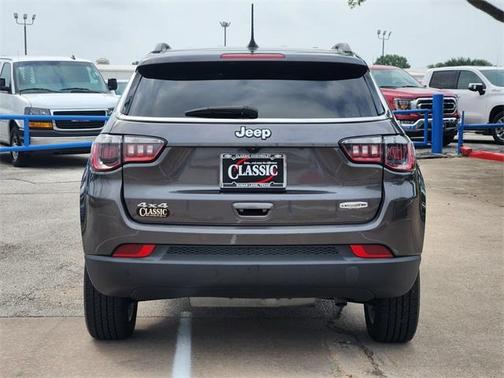 2022 Jeep Compass Latitude Lux