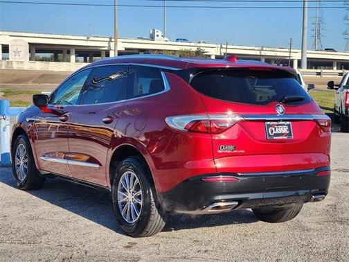 2022 Buick Enclave Essence