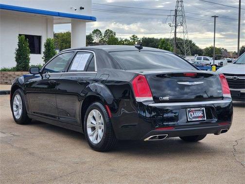 2023 Chrysler 300 Touring