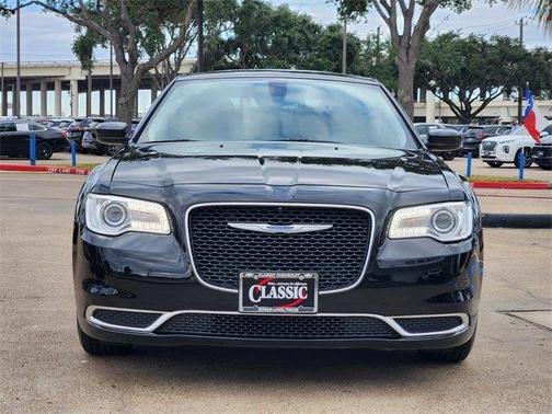2023 Chrysler 300 Touring