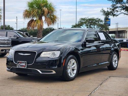 2023 Chrysler 300 Touring