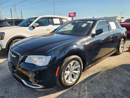 2023 Chrysler 300 Touring