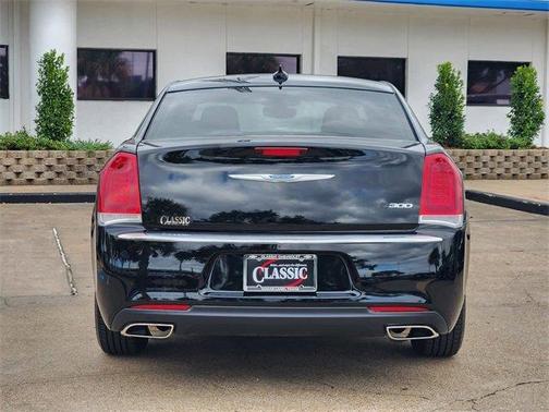 2023 Chrysler 300 Touring