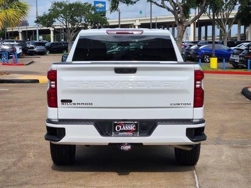 2024 Chevrolet Silverado 1500 Custom