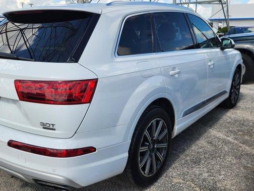 2017 Audi Q7 3.0T Premium Plus