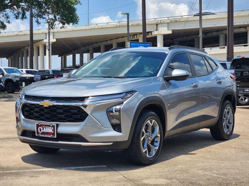 Sterling Gray Metallic 2024 Chevrolet Trax LT