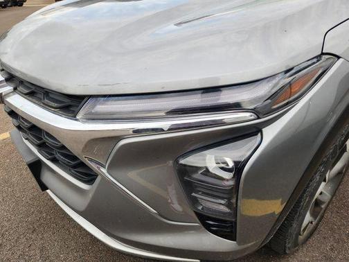 Sterling Gray Metallic 2024 Chevrolet Trax LT