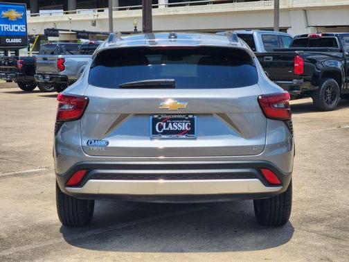 Sterling Gray Metallic 2024 Chevrolet Trax LT