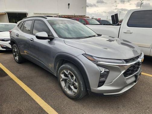 Sterling Gray Metallic 2024 Chevrolet Trax LT