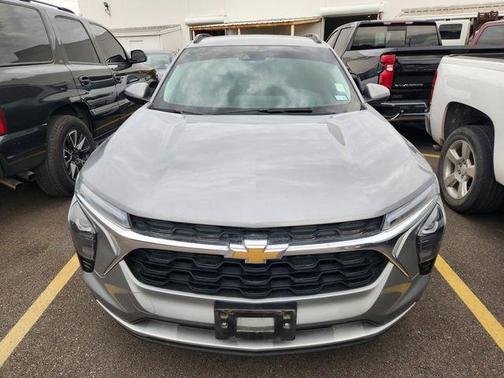 Sterling Gray Metallic 2024 Chevrolet Trax LT