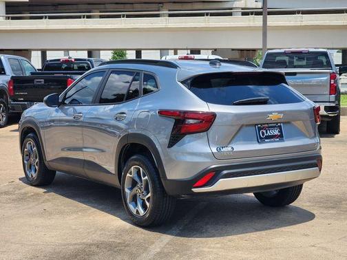 Sterling Gray Metallic 2024 Chevrolet Trax LT