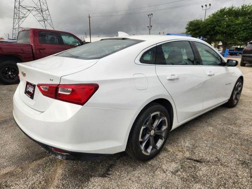 Summit White 2024 Chevrolet Malibu LT