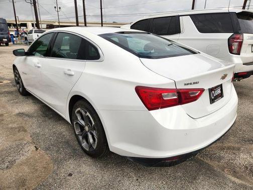 Summit White 2024 Chevrolet Malibu LT