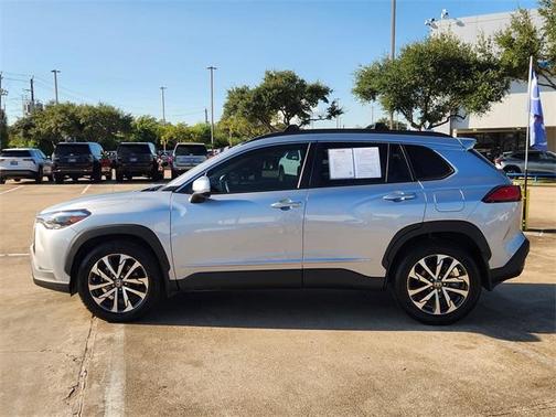 2024 Toyota Corolla Cross XLE