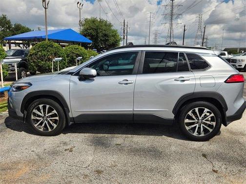 2024 Toyota Corolla Cross XLE