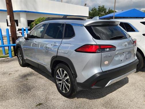2024 Toyota Corolla Cross XLE