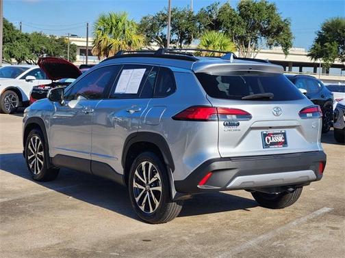 2024 Toyota Corolla Cross XLE