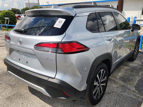 2024 Toyota Corolla Cross XLE