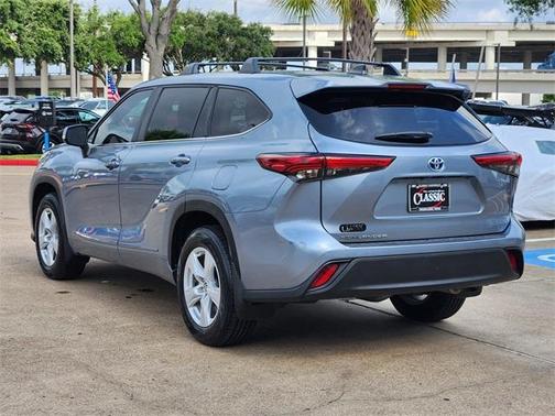 2023 Toyota Highlander Hybrid LE