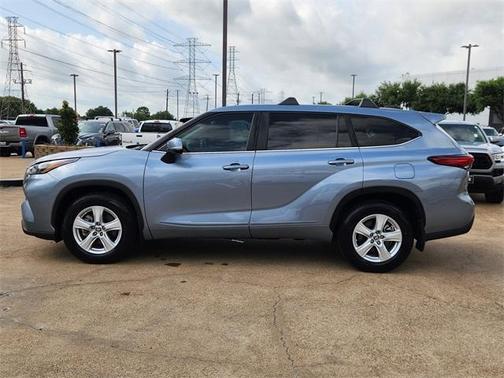 2023 Toyota Highlander Hybrid LE