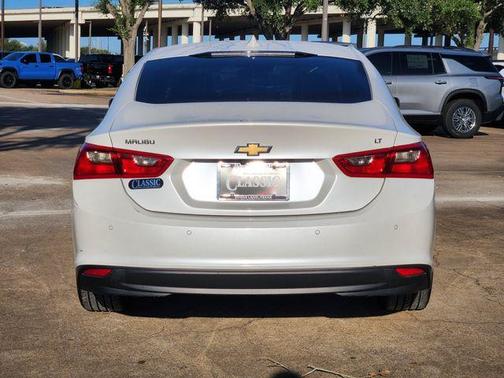 Iridescent Pearl Tricoat 2018 Chevrolet Malibu LT