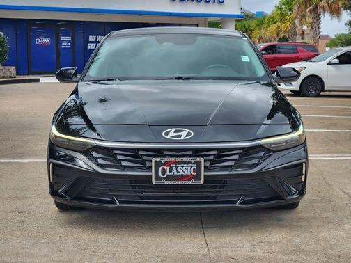 Black 2024 Hyundai ELANTRA SEL