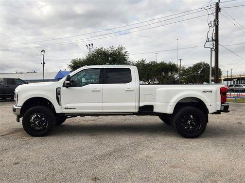 2024 Ford F-350 Lariat Super Duty