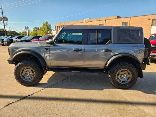 Gray Metallic 2024 Ford Bronco Badlands