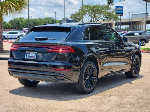 2021 Audi Q8 55 Premium