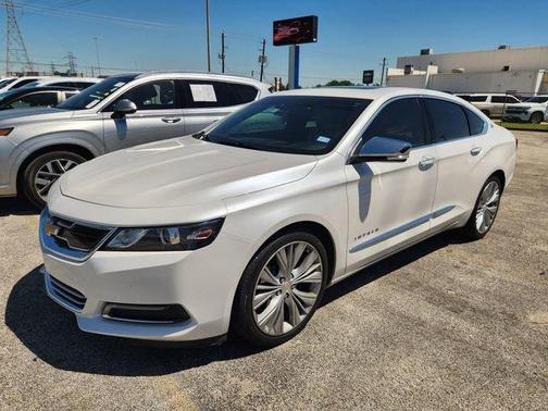 Iridescent Pearl Tricoat 2019 Chevrolet Impala Premier 2LZ