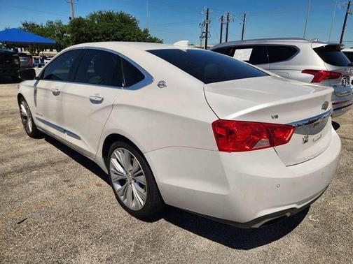 Iridescent Pearl Tricoat 2019 Chevrolet Impala Premier 2LZ