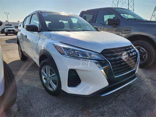 2022 Nissan Kicks S