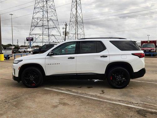 2023 Chevrolet Traverse Premier