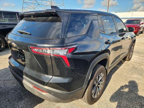 Mosaic Black Metallic 2026 Chevrolet Equinox LT