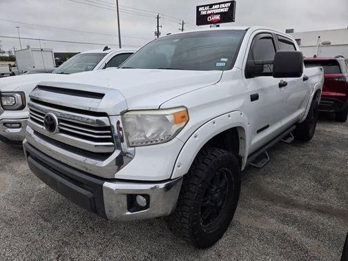 Super White 2017 Toyota Tundra SR5