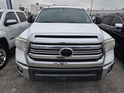 Super White 2017 Toyota Tundra SR5