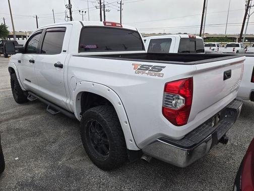 Super White 2017 Toyota Tundra SR5