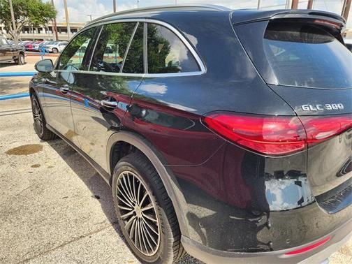 2025 Mercedes-Benz GLC 300 Base