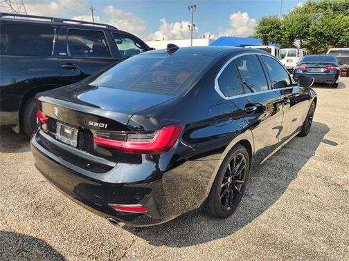 2022 BMW 330 i