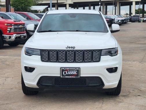 Bright White Clearcoat 2022 Jeep Grand Cherokee WK Laredo