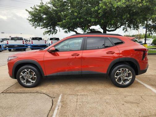 Cayenne Orange Metallic 2024 Chevrolet Trax LT
