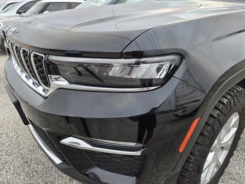 Diamond Black 2023 Jeep Grand Cherokee Limited
