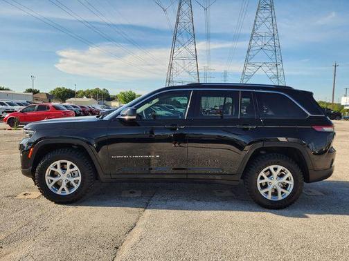 Diamond Black 2023 Jeep Grand Cherokee Limited