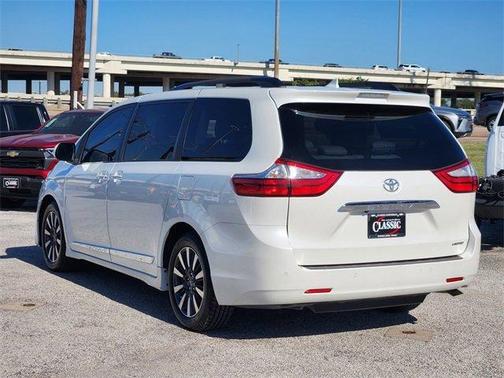 2018 Toyota Sienna Limited Premium
