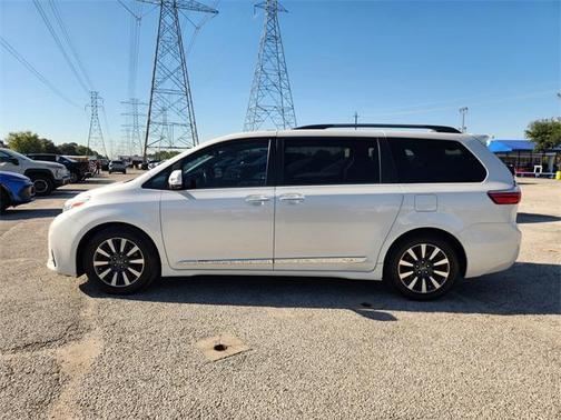 2018 Toyota Sienna Limited Premium