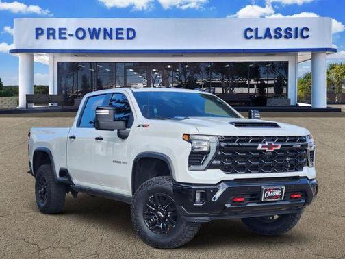 Summit White 2025 Chevrolet Silverado 2500 ZR2