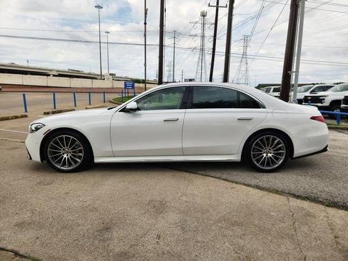 MANUFAKTUR Moonlight White Metallic 2024 Mercedes-Benz S-Class Base