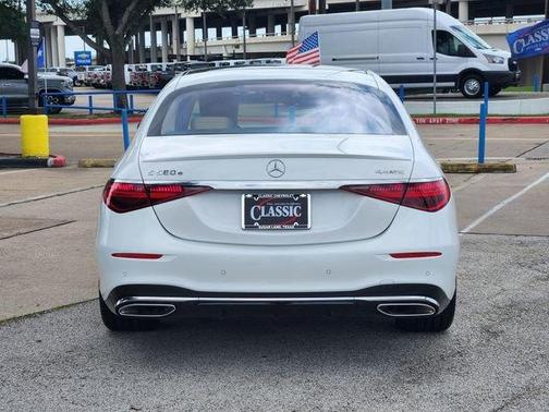 MANUFAKTUR Moonlight White Metallic 2024 Mercedes-Benz S-Class Base