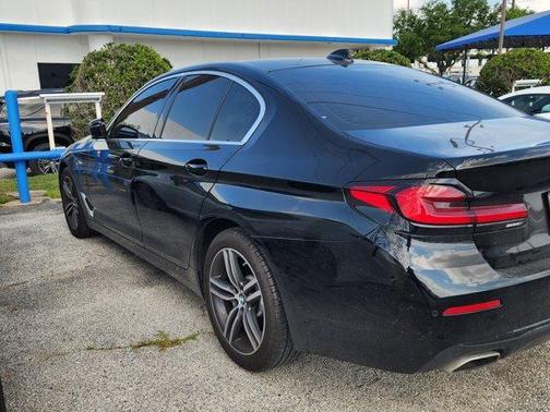 2021 BMW 530 i